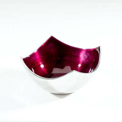 Bowl with a lilac interior and aluminium exterior on a white background